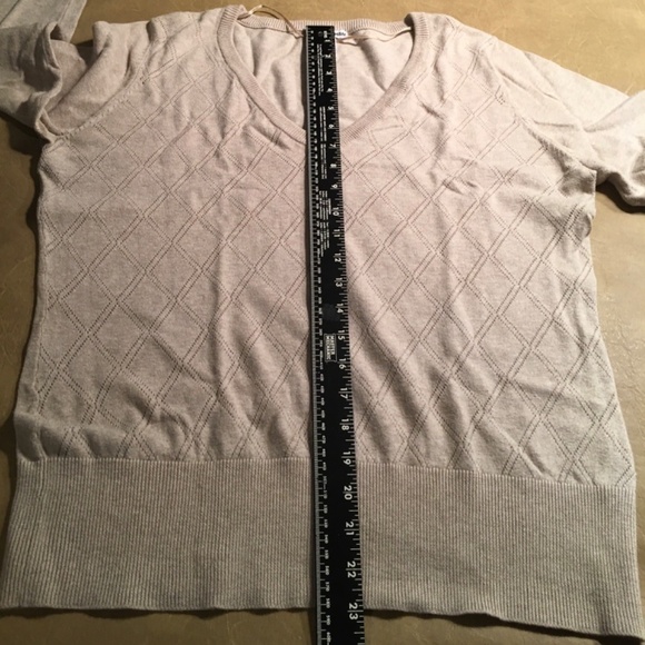 H & M Pullover V-neck sweater, SPRING SUMMER, Oatmeal BEIGE, Women’s Large - Picture 7 of 8